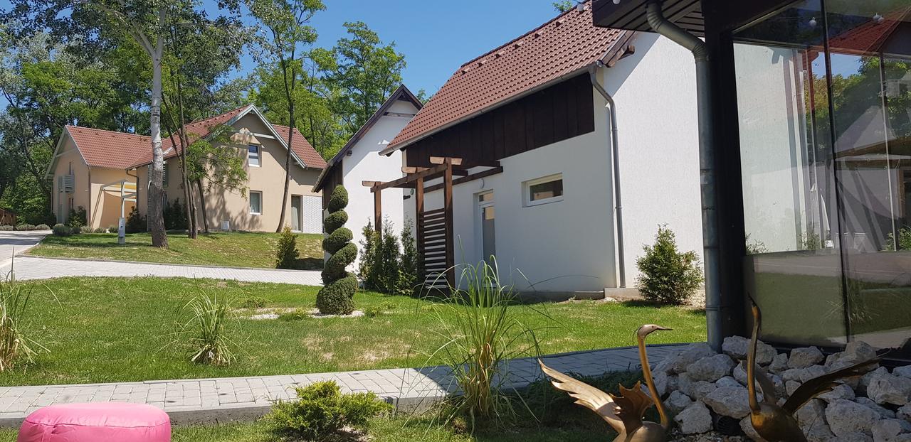 Kenese-Voelgye Villahotel Балатонкенесе Екстериор снимка